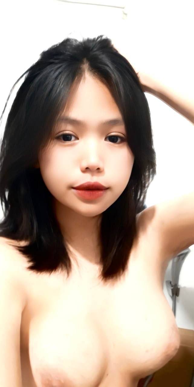 Sex tập thể phải thế này chứ, các anh cứ bắn hết vào lồn em đi