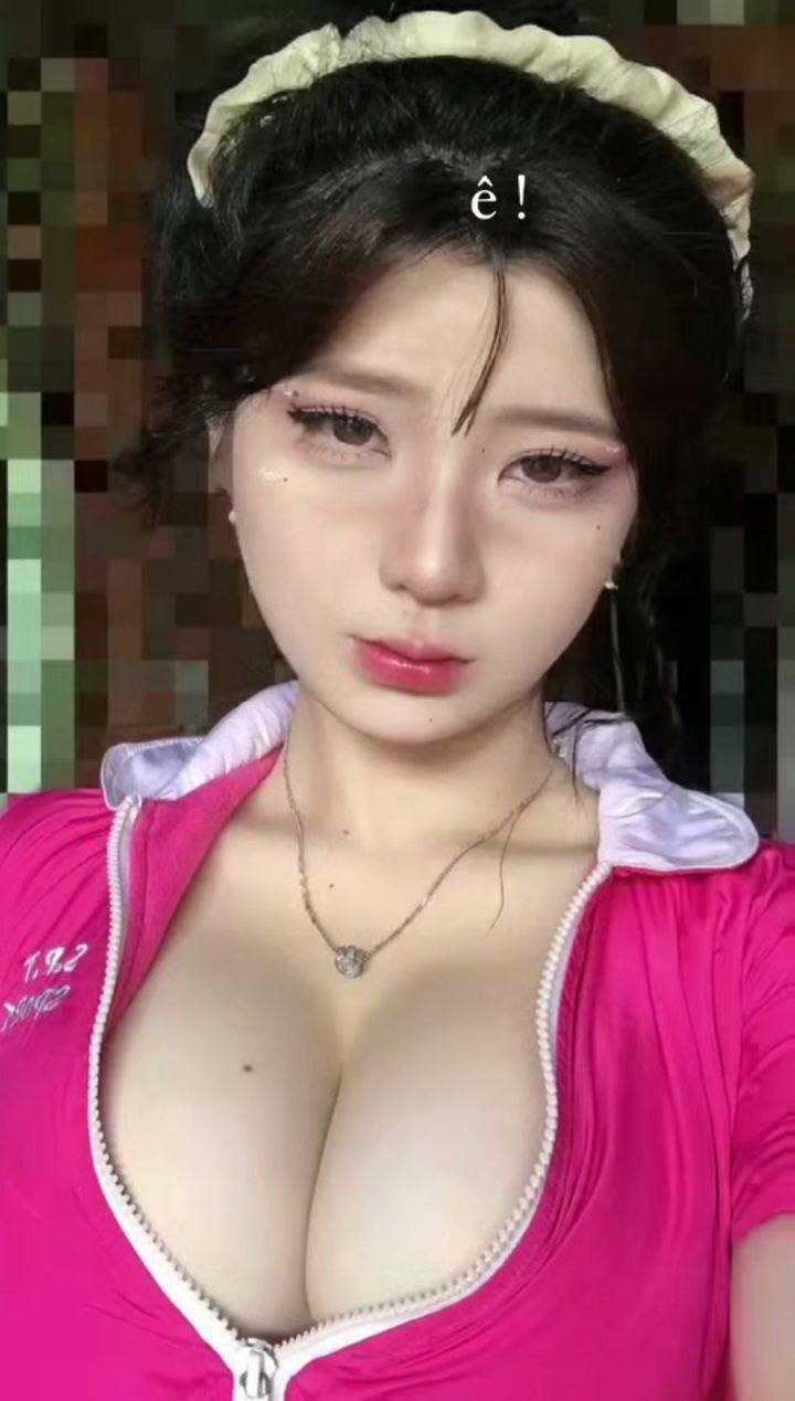 Cái mông to xăm trổ phun ra của tôi